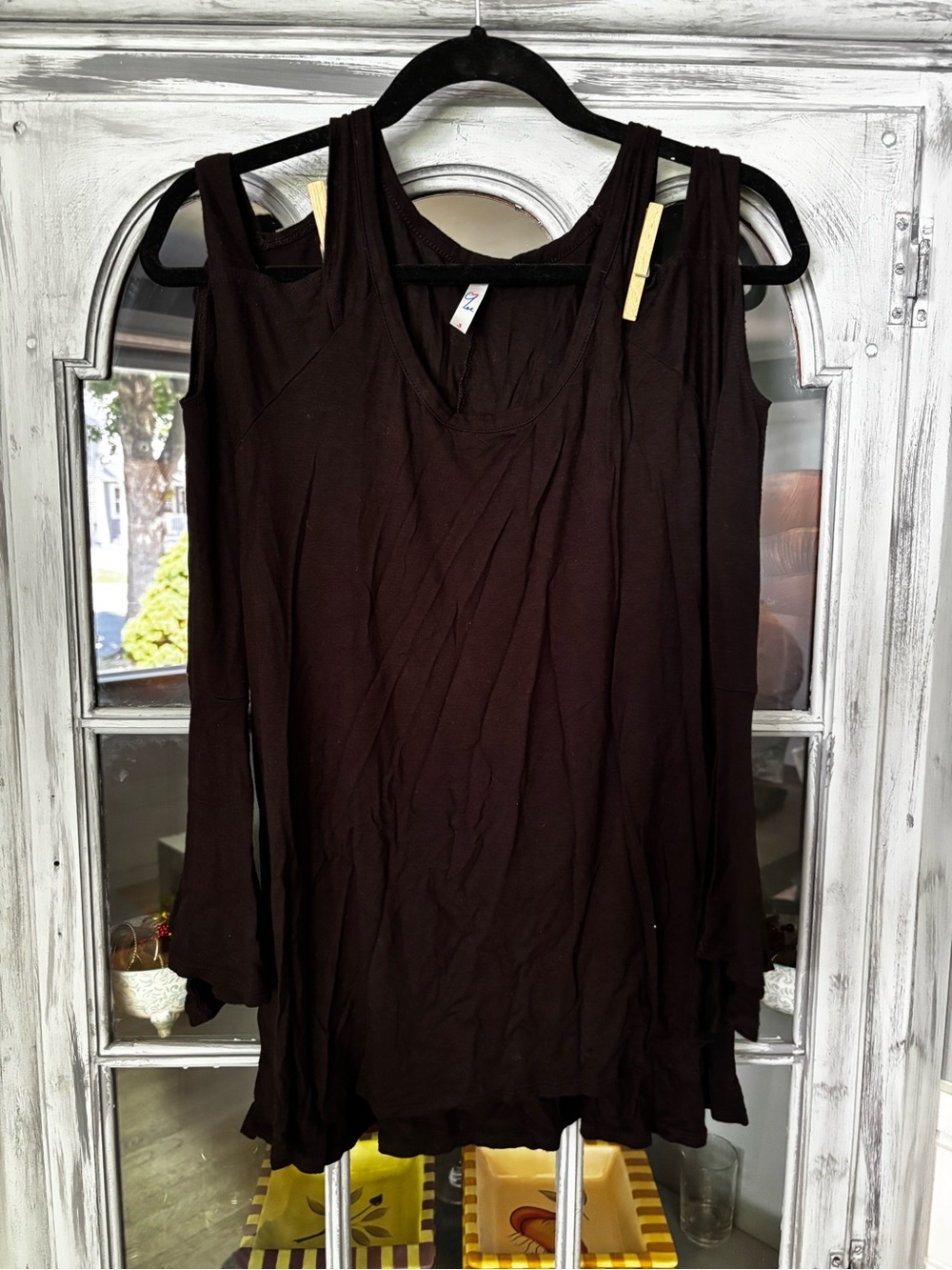 Women’s Black Cold-Shoulder Long Sleeve Top